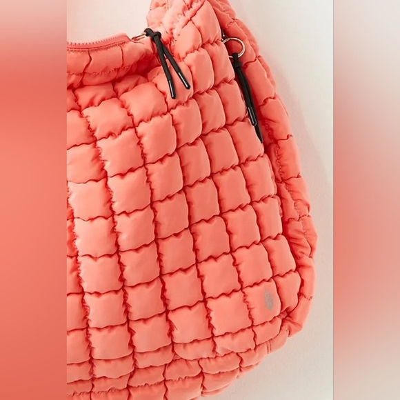 FP Movement Quilted Carryall Bag/Coral - Picture 3 of 10